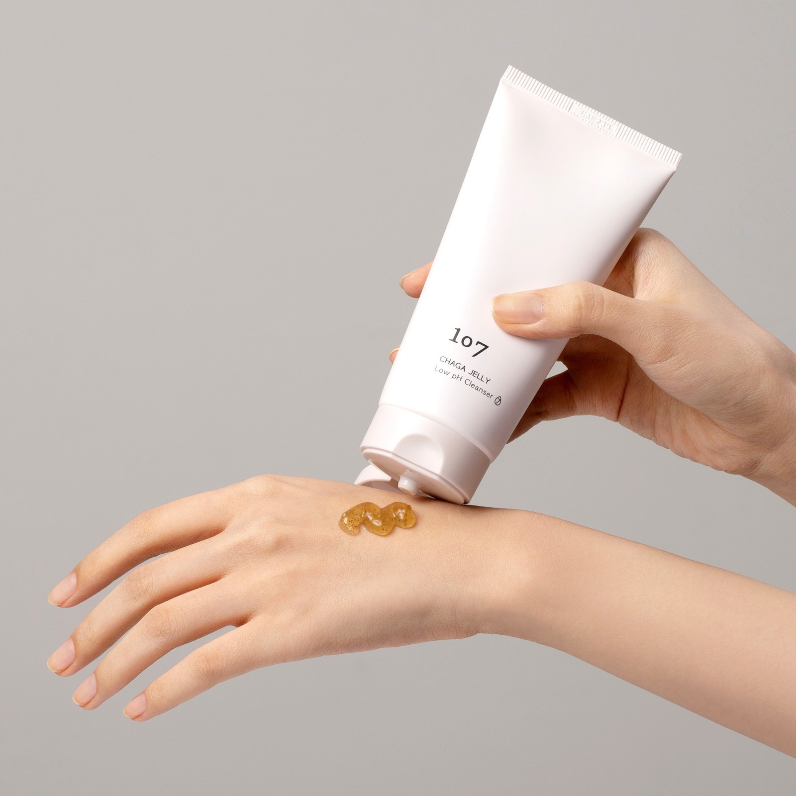 Gel de limpeza com pH baixo · 107 | MiiN Cosmetics